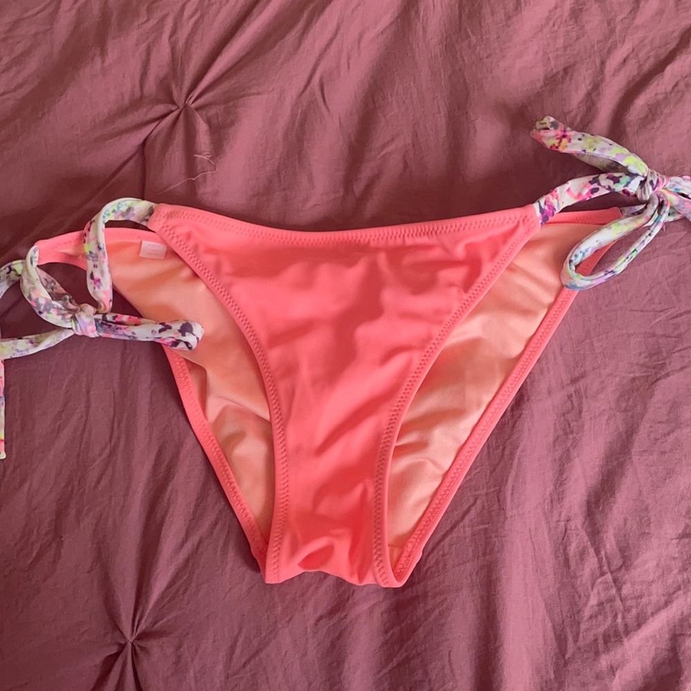 Bathing suit bottoms